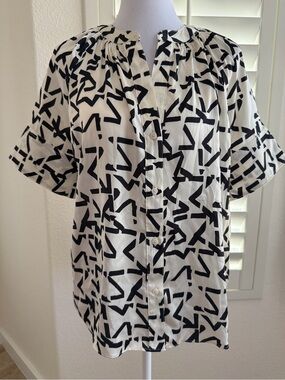 Worthington Black and White Abstract Geo Print Blouse